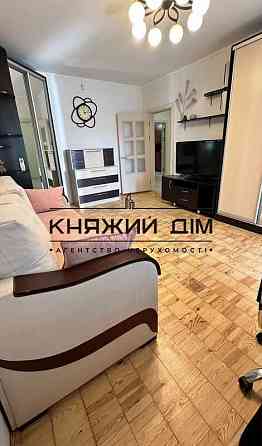 Продаж 3 кімнатної квартири м. Харківська. Код об'єкту: 21147030 Київ