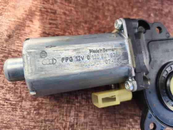 Моторчик стеклоподъемника передний левый Ford Fiesta 2002-2008 (0130821938) Ковель