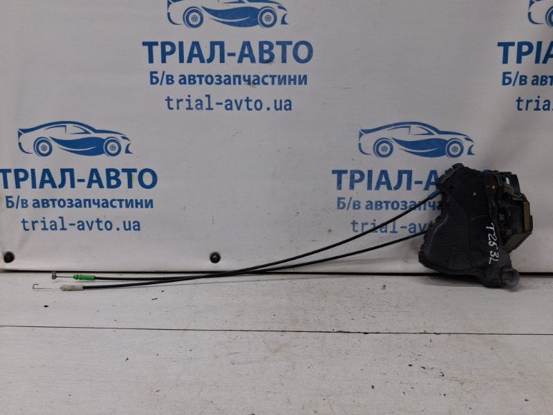 Замок двери задний левый Toyota Avensis T25 2.2 DIESEL 2ADFTV 2002 (б/у) Київ - зображення 1