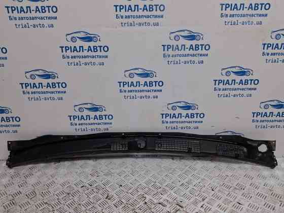 Дефлектор дворников Mitsubishi Pajero Wagon 3 3.2 ДИЗЕЛЬ 4M41 1999 (б/у) Киев