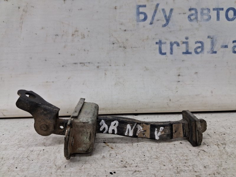 Ограничитель двери задний правый Nissan Navara D40 2.5 DIESEL YD25DDTI 2004 (б/у) Київ - зображення 1