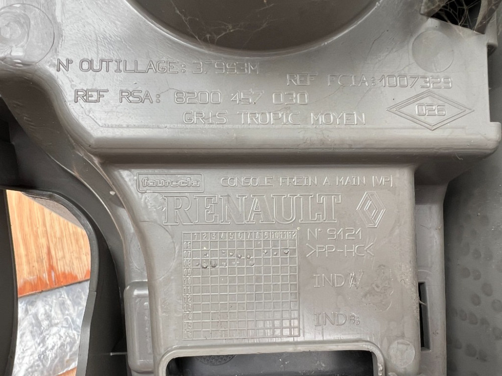 Подлокотник (консоль центральная) Renault Kangoo III 2008-2012 (8200457030) Ковель - зображення 4