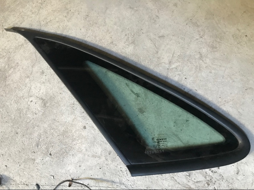 Бу боковое cтекло в кузов заднее левое глухое Renault Laguna 1, лифтбек 7700823582, 7700821589, Кропивницкий - изображение 1