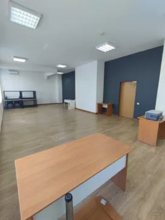 Лівобережна метро,вул Євгена Сверстюка , офіс 70м Київ