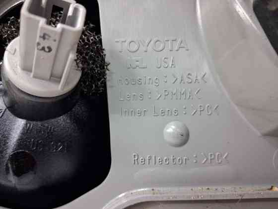 Фонарь задний внутренний левый Lexus RX 350 2003-2009 815900E010 (Арт. 63265) Киев