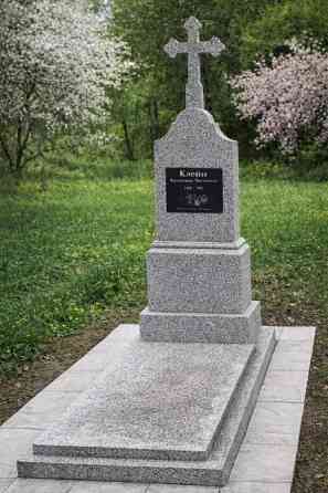 Виготовлення пам'ятників з крихти Луцьк