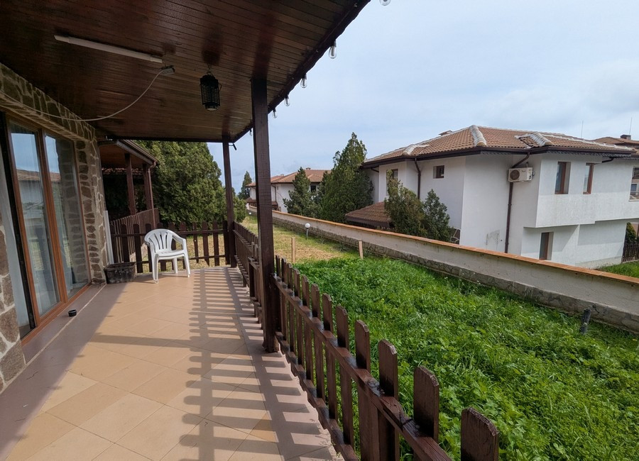 Большой дом в закрытом комплексе, в 200 м от моря, в г. Бяла Одеса - зображення 1