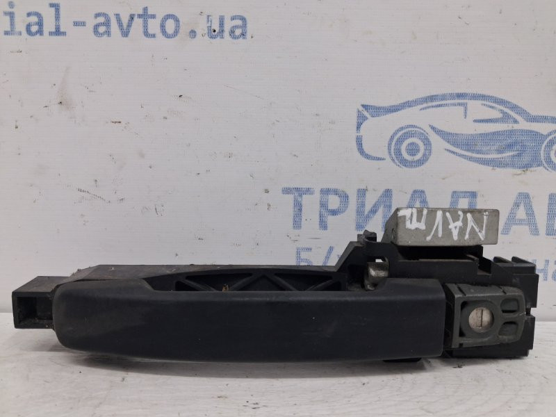 Ручка двери внешняя передняя левая Nissan Navara D40 2.5 DIESEL YD25DDTI 2004 (б/у) Киев - изображение 1