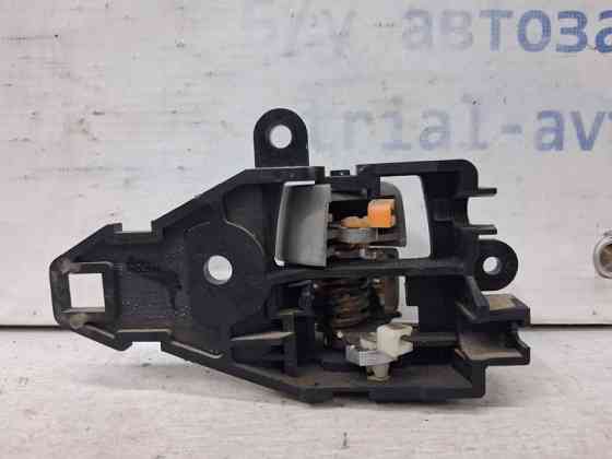 Ручка двери внутренняя левая Mitsubishi L200 KB 2.5 DIESEL 4D56 2006 (б/у) Київ