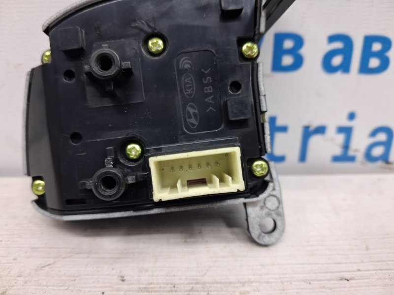 Кнопки руля Kia Sportage QL 1.7 DIESEL D4FD 2015 (б/у) Київ - зображення 3