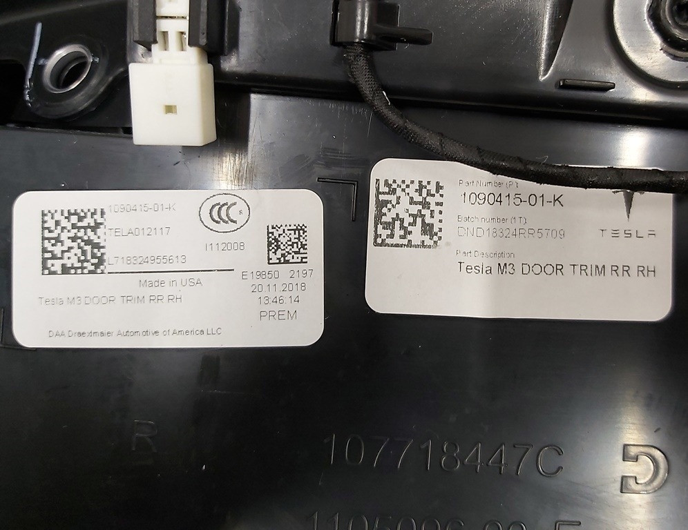 1Карта двери задней правой в сборе PREM BLACK с повреждениемTesla model 3 1090415-01-M Київ - зображення 7