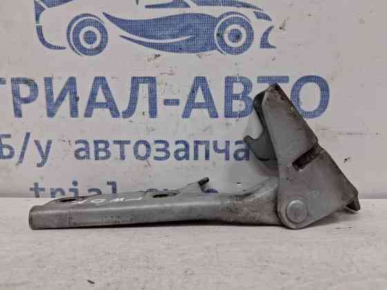 Петля капота правая Mitsubishi Pajero Wagon 3 3.2 ДИЗЕЛЬ 4M41 1999 (б/у) Київ
