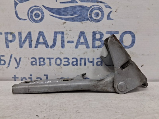 Петля капота правая Mitsubishi Pajero Wagon 3 3.2 ДИЗЕЛЬ 4M41 1999 (б/у) Київ - зображення 1