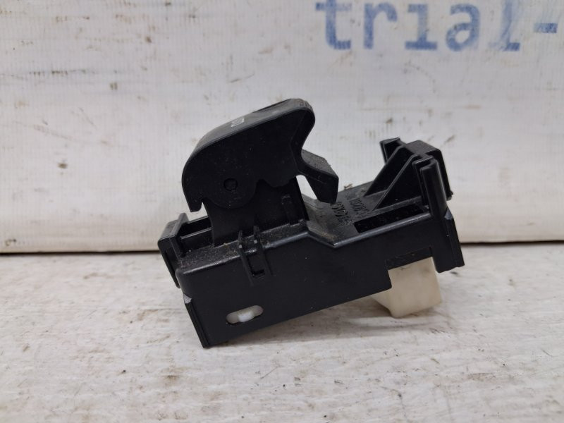 Кнопка стеклоподъемника Toyota Auris E150 1.6 БЕНЗИН 1ZRFAE 2006 (б/у) Киев - изображение 3