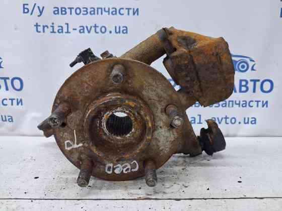 Кулак поворотный правый со ступицей Kia Ceed ED 1.6 DIESEL D4FB 2006 (б/у) Київ