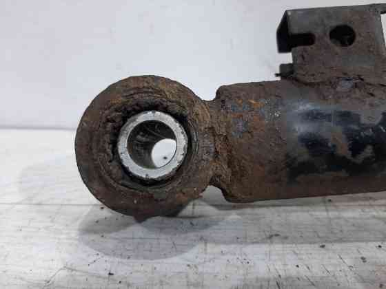 Амортизатор передний левый Mitsubishi L200 KB 2.5 ДИЗЕЛЬ 4D56U 2006 (б/у) Киев