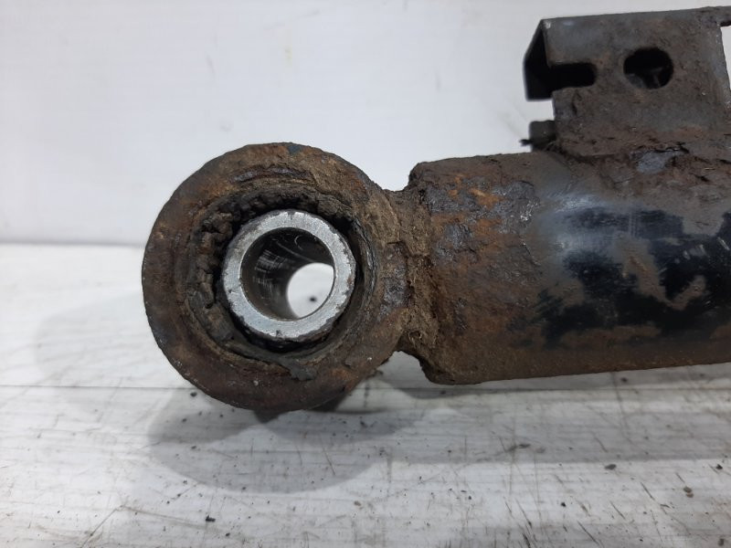 Амортизатор передний левый Mitsubishi L200 KB 2.5 ДИЗЕЛЬ 4D56U 2006 (б/у) Київ - зображення 2