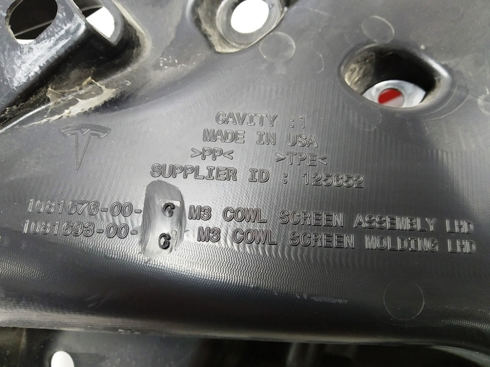 Подкапотная накладка стеклоочистителей Tesla model 3 1081676-00-G Київ - зображення 3