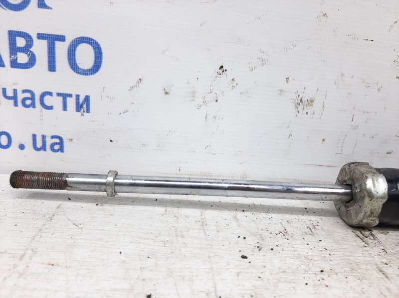 Амортизатор задний Toyota Avensis T27 1.8 БЕНЗИН 2ZRFAE 2009 (б/у) Київ - зображення 2