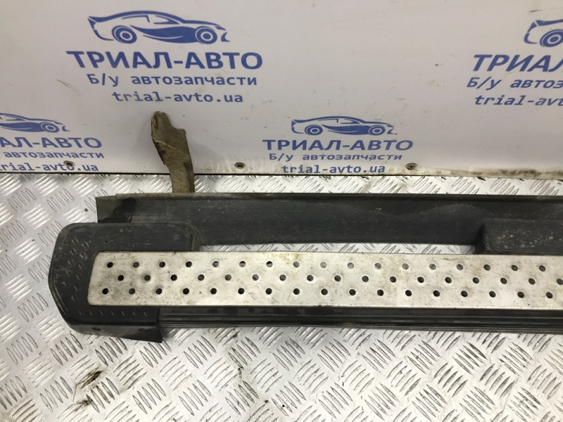 Подножка Mitsubishi Pajero Wagon 3 3.2 ДИЗЕЛЬ 4M41 1999 прав. (б/у) Київ - зображення 2