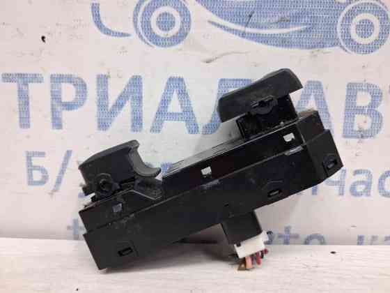 Кнопка стеклоподъемника Kia Sportage SL 1.7 DIESEL D4FD 2010 перед. (б/у) Київ