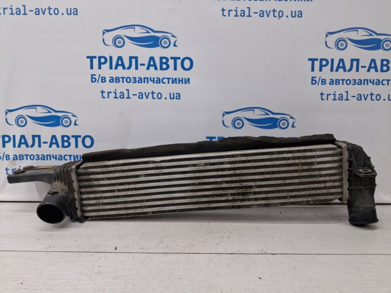Радиатор интеркуллера SsangYong Korando C200 2.0 DIESEL D20DT 2010 (б/у) Киев - изображение 1