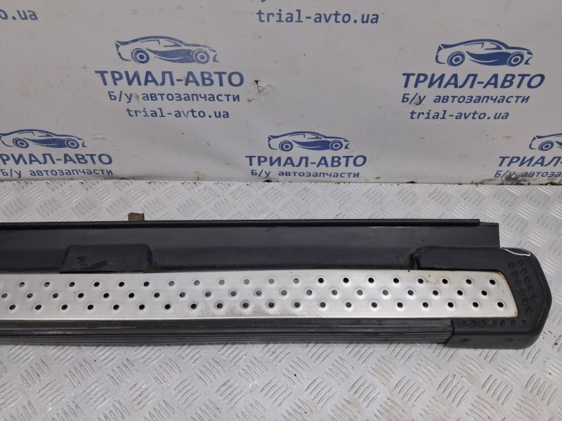 Подножка Mitsubishi Pajero Wagon 3 3.2 ДИЗЕЛЬ 4M41 1999 прав. (б/у) Киев - изображение 3