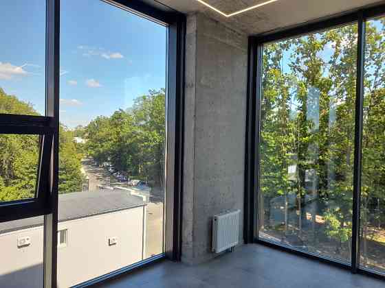 Офісне приміщення 17 кв. м. видове у сучасному офісно-складському комплексі Київ