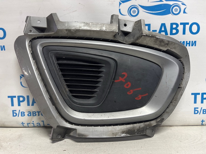 Решетка противотуманки правая Kia Sorento UM 2.4 БЕНЗИН G4KJ 2014 (б/у) Киев - изображение 1
