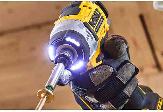 Шурупокрут ударний акумуляторний DeWALT Вишневе