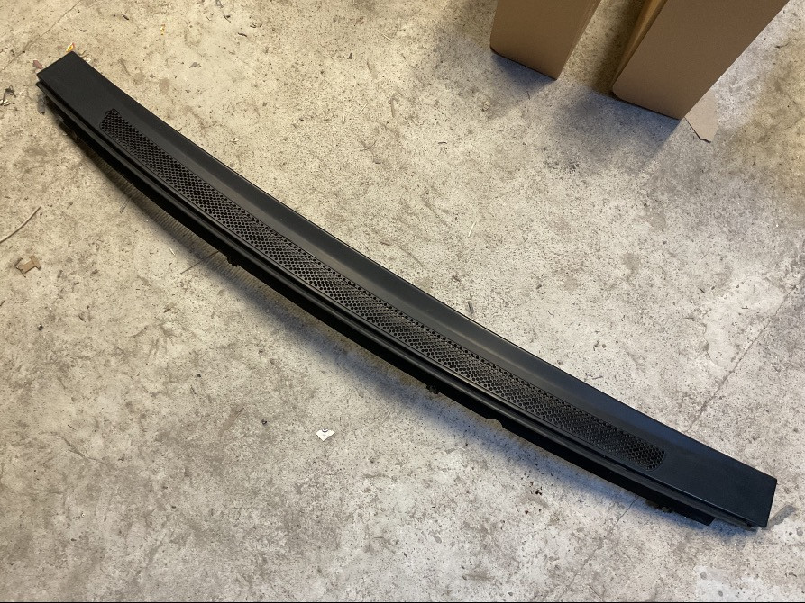 Бу водосток лобового стекла жабо Mercedes Benz W168 A1688300518 Кропивницький - зображення 1