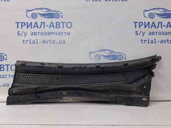 Дефлектор радиатора Mitsubishi L200 KB 2.5 DIESEL 4D56 2006 прав. (б/у) Київ