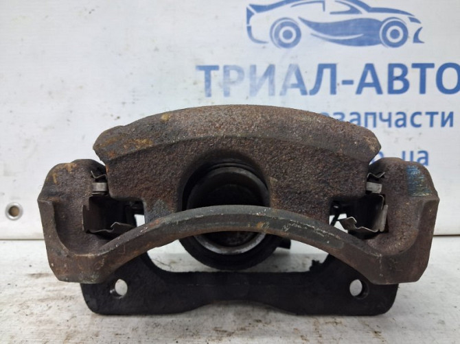 Суппорт передний левый Toyota Auris E150 1.6 БЕНЗИН 1ZRFAE 2006 (б/у) Київ - зображення 2
