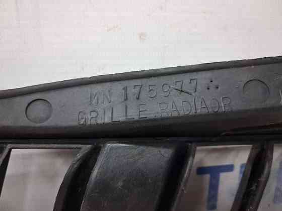 Решетка радиатора Mitsubishi Outlander CU 2.4 БЕНЗИН 4G69 2003 лев. (б/у) Киев