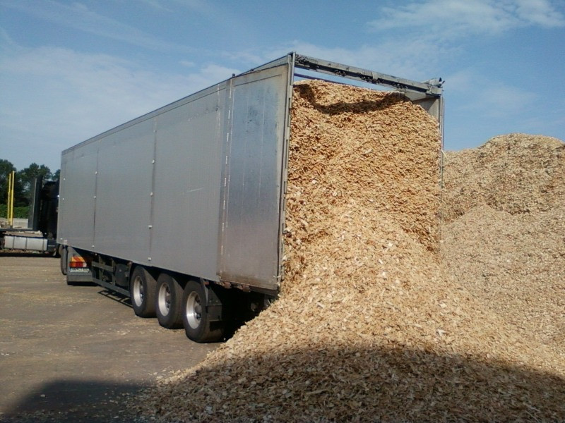 послуги щеповоза самоскида Львів - зображення 1