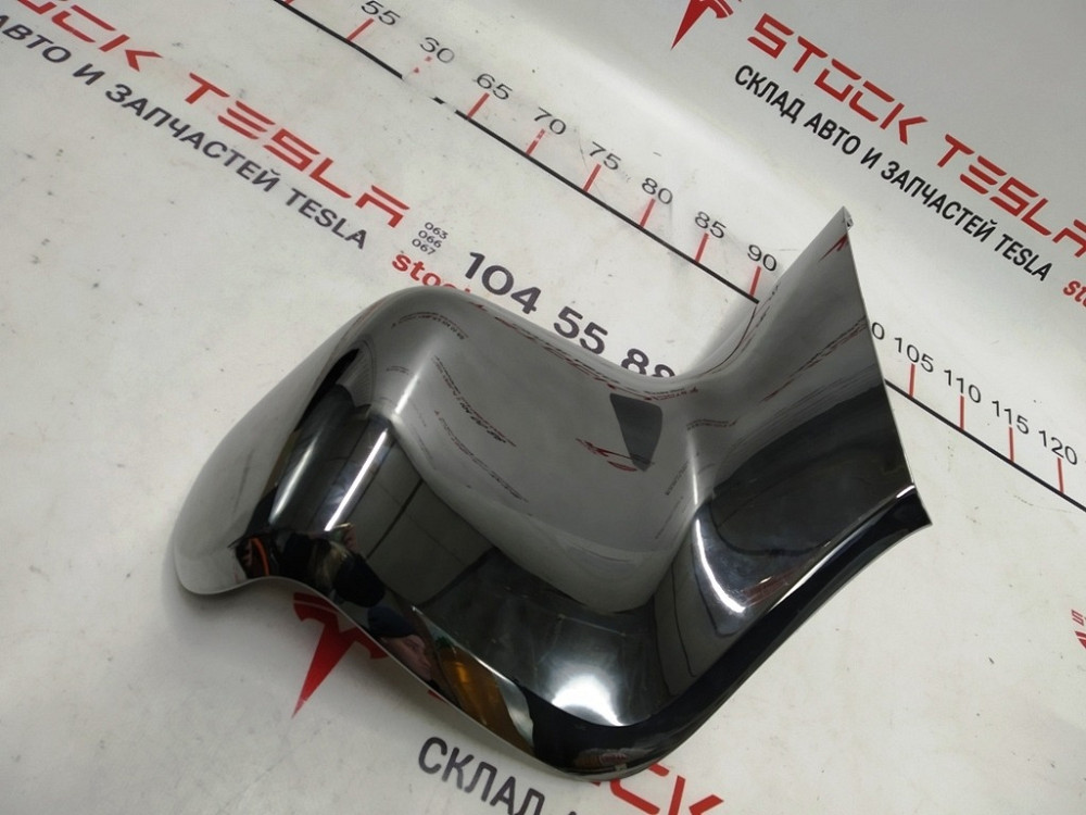 Накладка хром 2-го ряда сидений правая наружная Tesla model X 1062971-00-B Київ - зображення 3