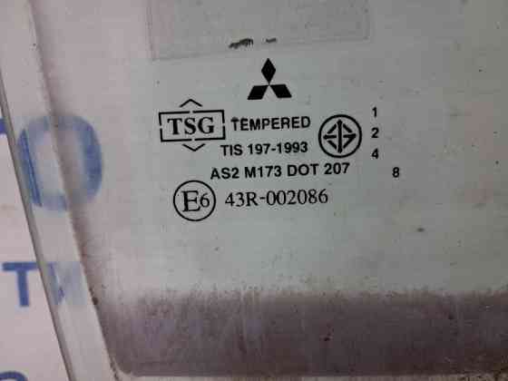 Стекло двери переднее правое Mitsubishi L200 KB 2.5 DIESEL 4D56 2006 (б/у) Київ