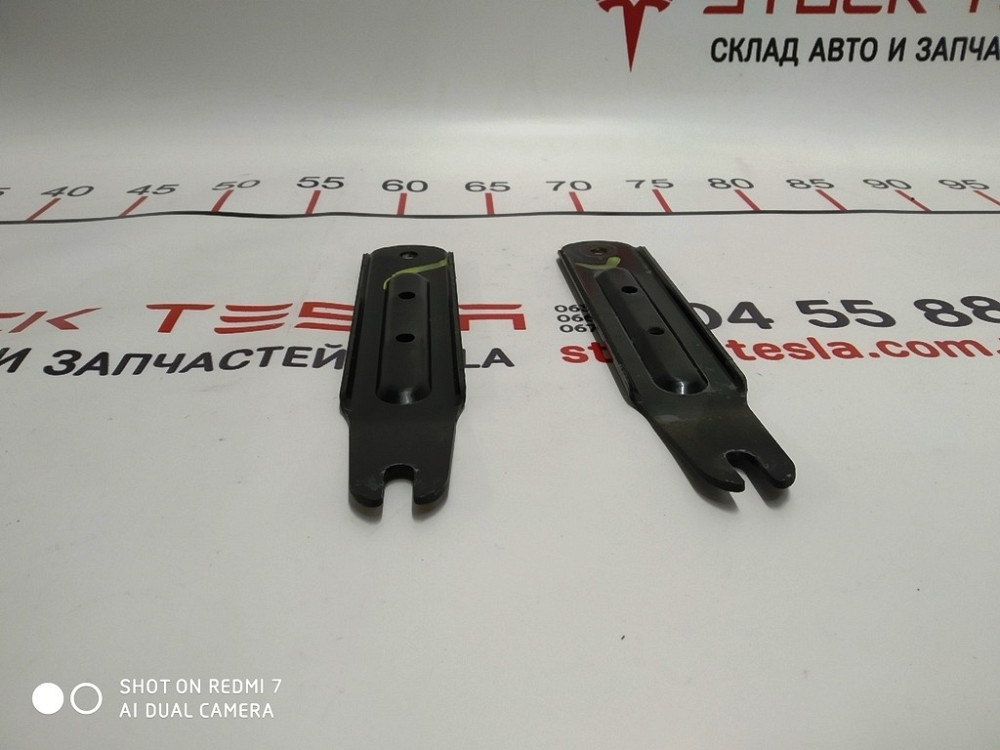 Скоба пререднего подрамника DUAL MOTOR Tesla model S 1030617-00-B Київ - зображення 3