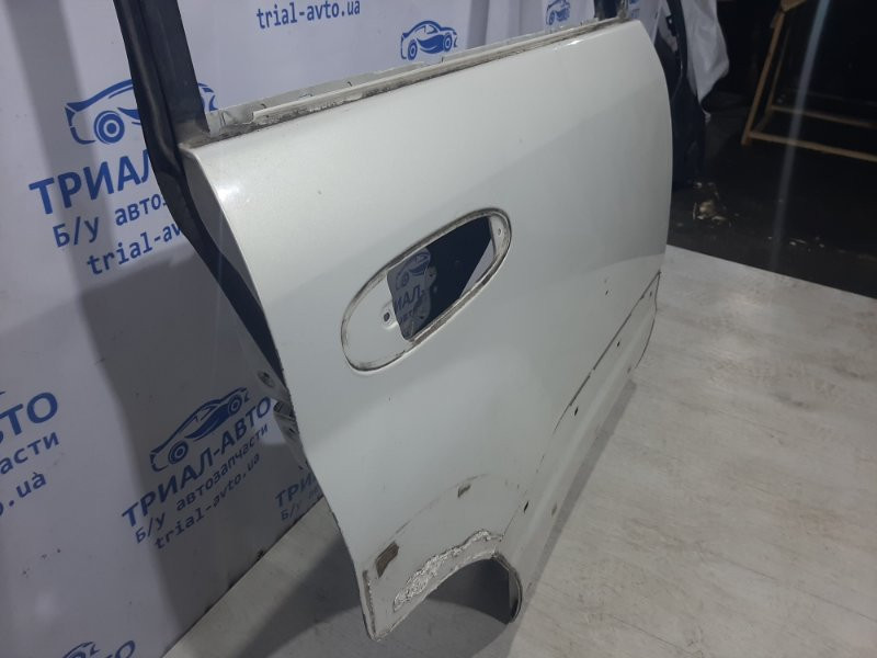 Дверь задняя правая Toyota Land Cruiser J100 1998 задн. прав. (б/у) Київ - зображення 3