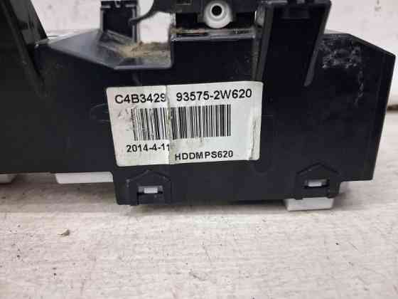 Кнопка стеклоподъемника Hyundai Santa fe 2012-2019 935752W620 (Арт. 69889) Киев