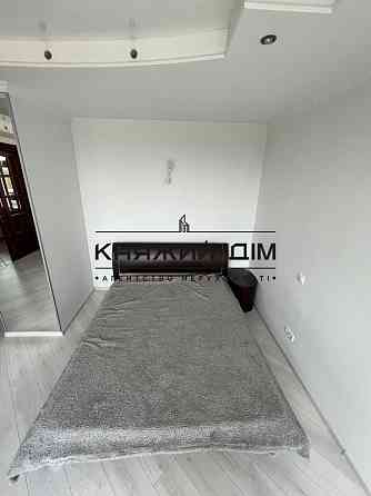 Велика квартира в новому будинку на Лівобережній № 11198684 Киев