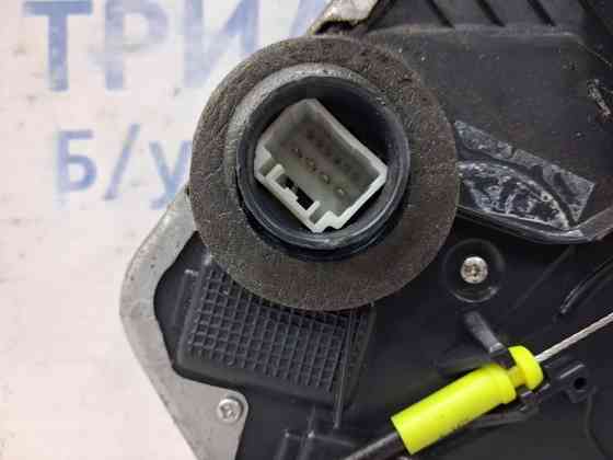 Замок двери передний правый Toyota Auris 2006-2012  (Арт. 63945) Киев