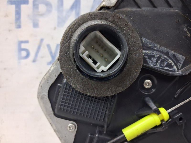 Замок двери передний правый Toyota Auris E150 1.6 БЕНЗИН 1ZRFAE 2006 (б/у) Киев - изображение 4