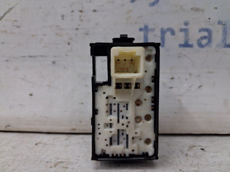 Кнопка стеклоподъемника Toyota Auris E150 1.6 БЕНЗИН 1ZRFAE 2006 (б/у) Киев - изображение 2