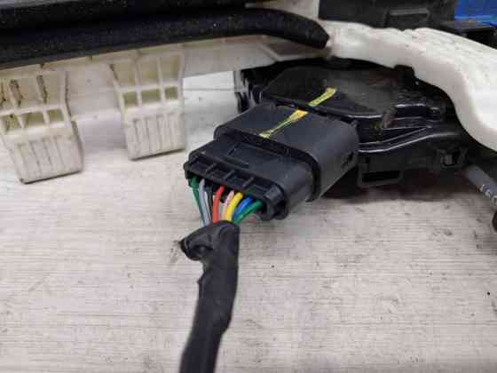 Замок двери передний правый Kia Sportage QL 1.7 DIESEL D4FD 2015 (б/у) Київ