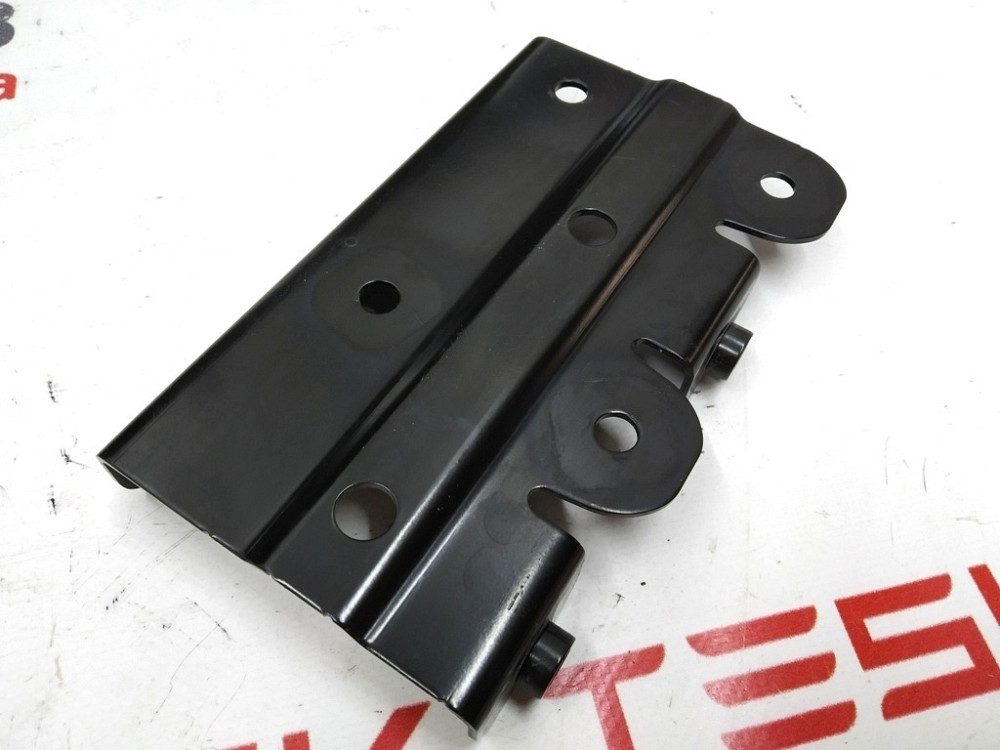 Кронштейн компрессора кондиционера верхний Tesla model S 1006079-00-D Київ - зображення 2