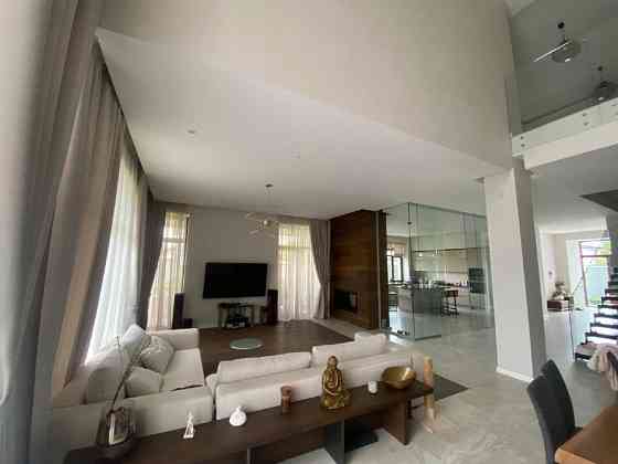 Терміново!Продаж будинку в Совіньйоні архітектурний проєкт з басейном і гостьовим будинком Одеса