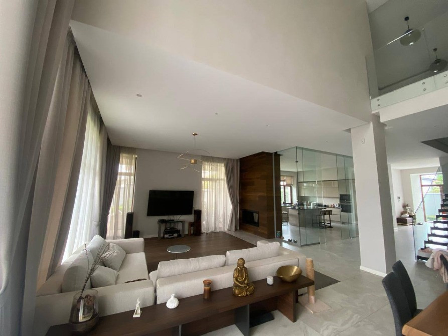 Терміново!Продаж будинку в Совіньйоні архітектурний проєкт з басейном і гостьовим будинком Одеса - зображення 1