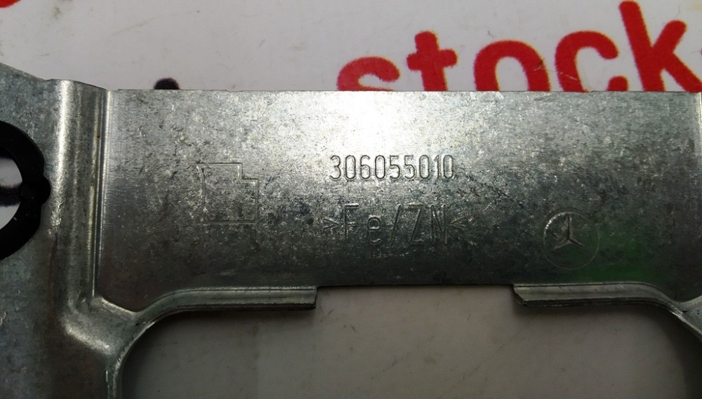 Кронштейн металлический подушки безопасности водителя Tesla model X, S 306055010 Київ - зображення 3