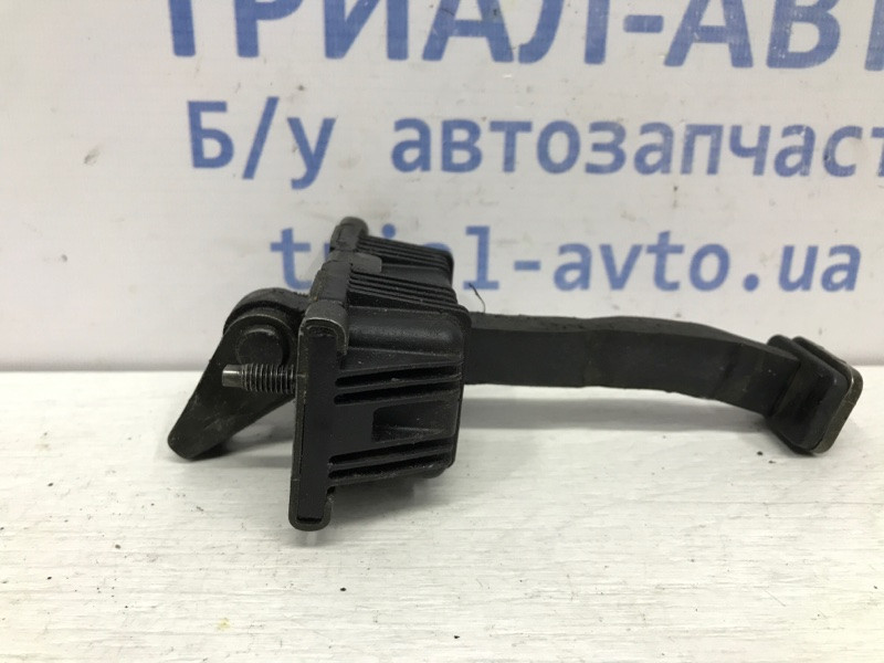 Ограничитель двери передний правый Toyota Avensis T25 1.8 БЕНЗИН 1ZZFE 2002 (б/у) Киев - изображение 1